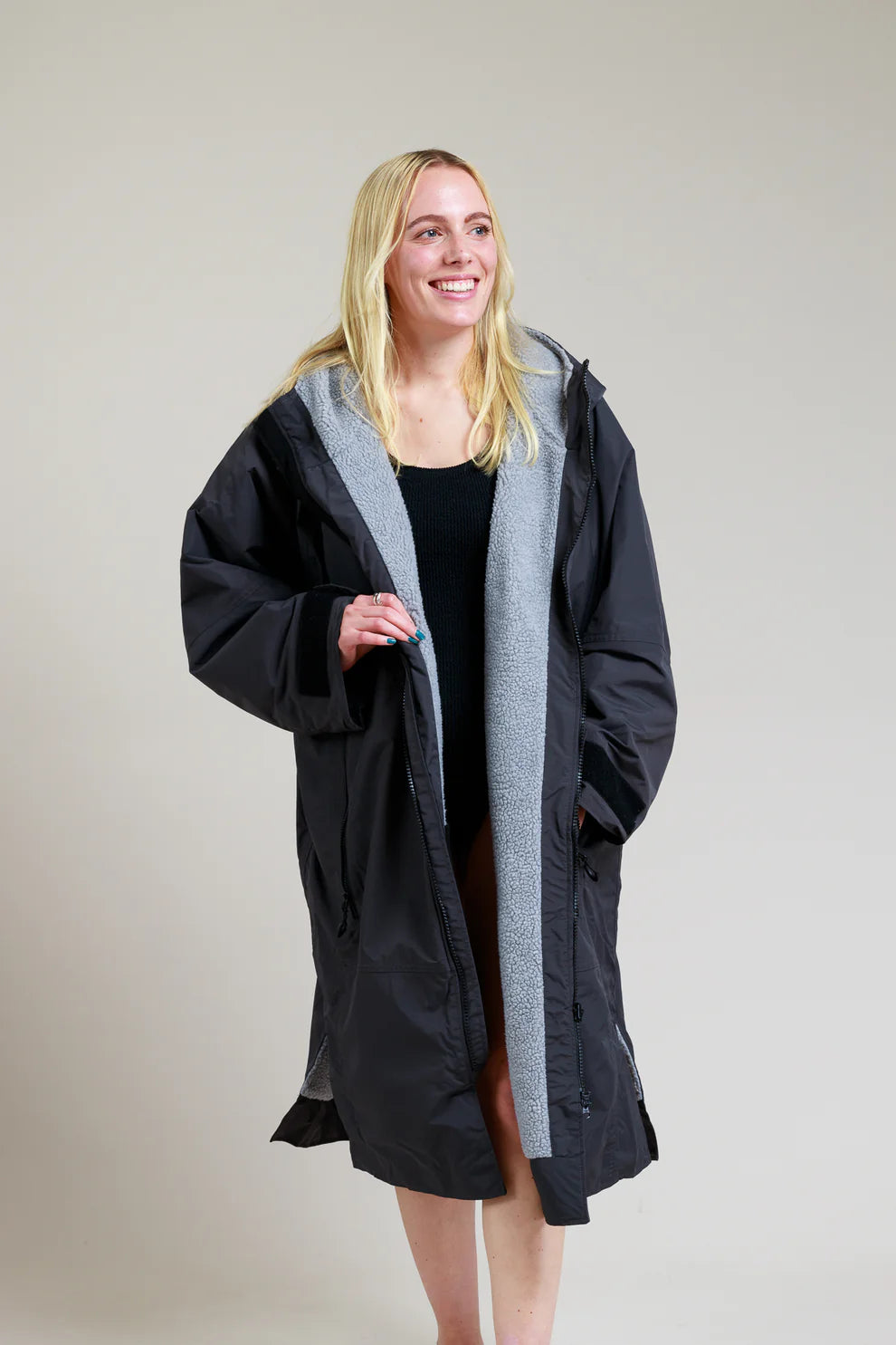 White Water Hard Shell Changing Robe - Black